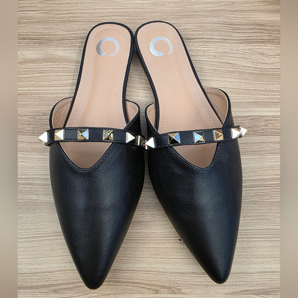 Journee Collection "Dreah" Studded Pointed-Toe Flat LIKE NEW - Picture 3 of 8
